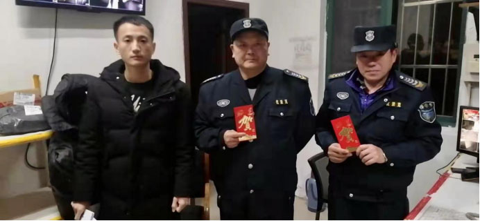 虎年送關愛,情暖隊員心——集團領導除夕慰問一線隊員-5.jpg